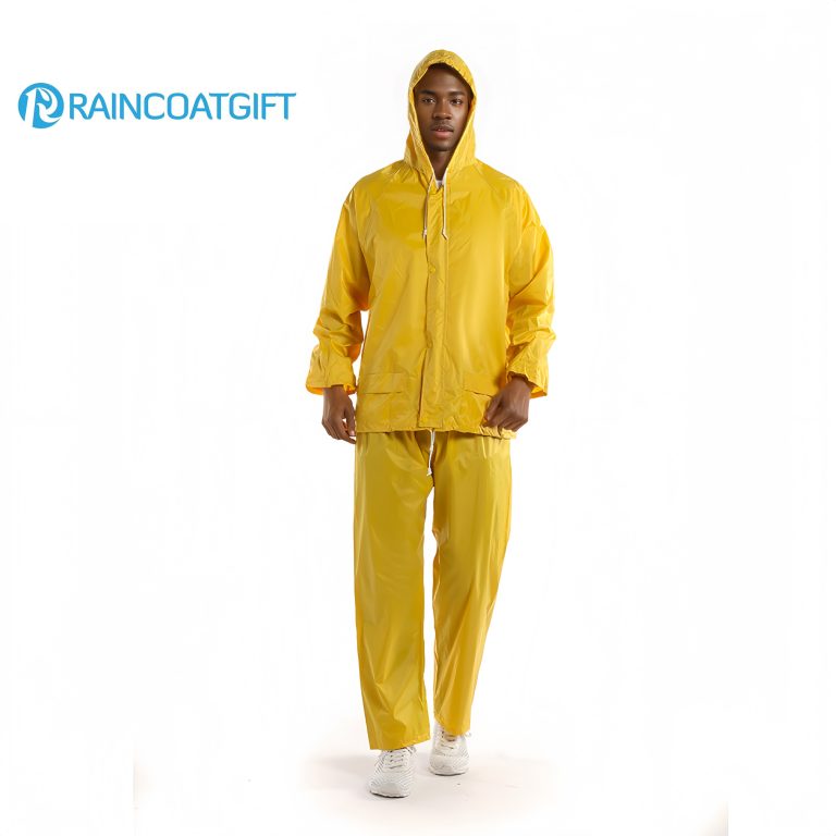 Customized 170T 18S Polyester PVC Separable Raincoat and Rainpants Set for the African Market (3)